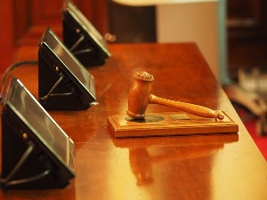 Суд суспендовао одлуку о обустави рада адвоката