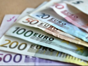 Пре 20 година је уведен евро, да ли су се прогнозе обистиниле