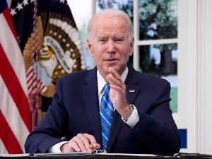 Бајден поручио Украјини: САД ћe одлучно одговорити ако Русија настави инвазију