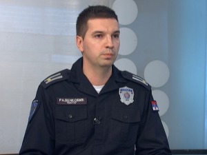 Новогодишњи преступи у саобраћају – 12.000 прекршаја, мајор полиције има поруку за младе возаче