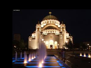 Поноћна Божићна литургија из Храма Сетог Саве