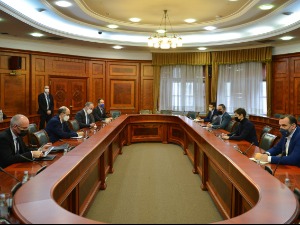 Брнабићева са амбасадорима Квинте о предстојећем референдуму