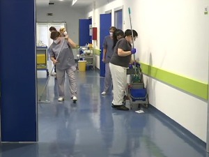 Хероине и скривена снага ковид болнице - спремачице и сервирке