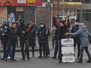 Броје се жртве сукоба у Казахстану, Токајев потврдио да су страдали и цивили