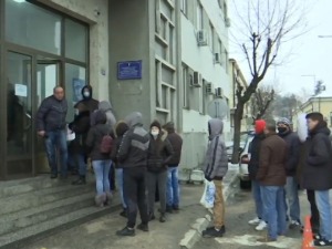 Ускоро пријава за 100 евра, редови за личну карту на шалтерима МУП-а