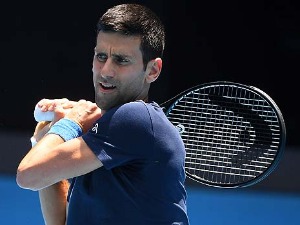 Новак одбио да скине маску током интервјуа