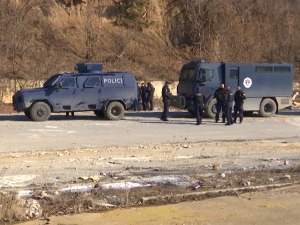 Појачане снаге специјалне полиције на путу ка Јарињу