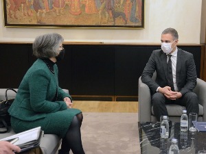 Стефановић са амбасадорком Уједињеног Краљевства о развоју војне сарадње