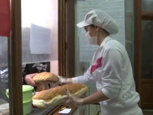 Мало хране, одеће и по коју топлу реч најугроженији могу добити у Свратишту