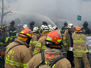 Експлозија у стамбеној згради у Њујорку – погинула једна особа, најмање седморо повређених