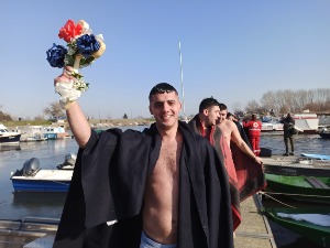 Пливање за Часни крст широм Србије, десетогодишњак победио у Ариљу