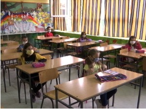 Да ли због омикрона родитељи имају разлога за бригу, др Вукомановић о повратку ђака у школу