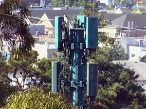 Због чега 5Г мрежа угрожава слетање појединих авиона