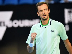 Медведев зауставио Кирјоса, Аустралијанцу један сет