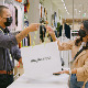 Амазон отвара високотехнолошку интерактивну продавницу одеће
