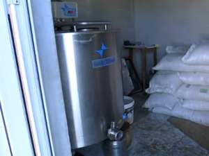 Мештани ваљевских села чекају далеководе три деценије, масовно просипају млеко на улице