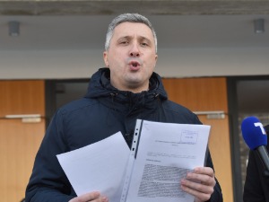 Обрадовић предао кривичне пријаве због сумње у изборну крађу на референдуму