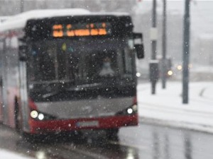 Магла смањује видљивост на појединим путевима