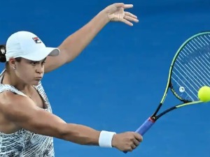 Ешли Барти сат времена довољно да избори полуфинале