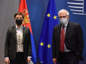 Брнабићева у Бриселу са Борељом и Вархељијем о наставку реформи и владавини права