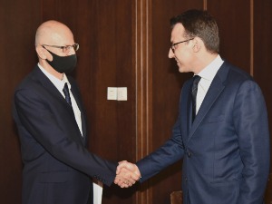 Петковић са изаслаником Дмоховским о угроженим правима Срба на КиМ