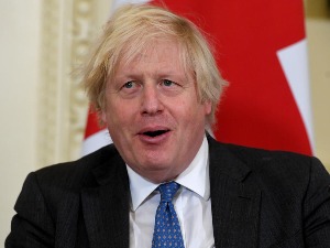 Процурили нови докази – Борис Џонсон лично одобрио евакуацију паса и мачака из Авганистана