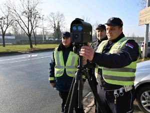 Држављанин Ирака "дивљао" на ауто-путу код Смедерева, возио 219 километара на сат