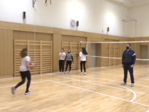 Покварићу фризуру, поломићу нокте, мрзи ме да носим опрему – због чега  се још бежи са физичког 