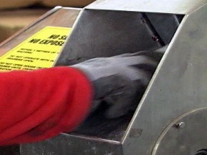 Морамо бити свесни да су батерије и сијалице опасан отпад