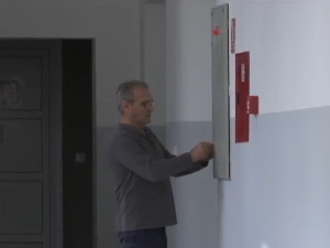 Домар школе који много воли позориште поручује: То ми је као чаша црног вина