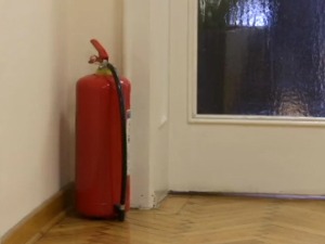 Да ли бисте знали да пружите прву помоћ колеги или угасите пожар