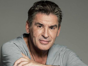 Зоран Тодоровић и ансамбл "13 гудача"