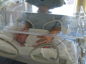 И мали дивови треба да буду уз маме и тате, контакт са родитељима побољшава параметре 