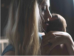 Свака пета мама болује од постпорођајне депресије, шта треба да урадите да им помогнете