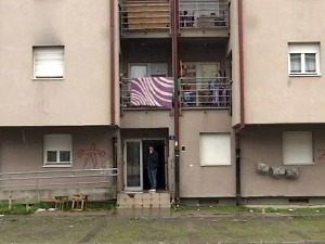 Роми живе у блату, без струје и воде – од државе им је потребно више од "пакетића"