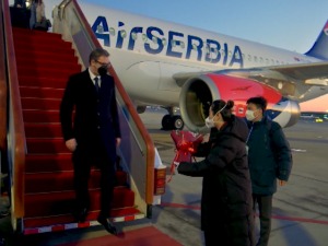 Вучић у Пекингу, присуствоваће отварању ЗОИ и састаће се са Сијем