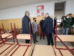 Брнабић: У обнову школа од 2012. уложили смо 38 милијарди динара