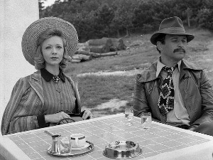 Драмски понедељак: Извињавамо се, много се извињавамо