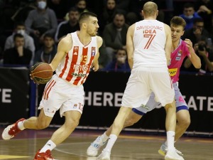 Звезда преломила упорну Мегу
