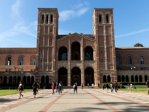 Нагодба Универзитета у Калифорнији са 200 жена због оптужби против гинеколога