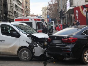 Судар код Теразијског тунела, петоро лакше повређено