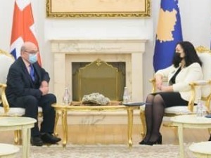 Османи са Стјуартом Пичом: Да будемо равноправно третирани у дијалогу са Београдом