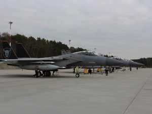 Пољска, амерички ловци "Ф-15" слетели у базу Ласк