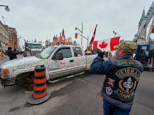 Ванредно стање у Онтарију, још увек блокиран прелаз са САД