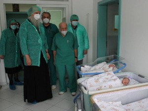 Породиљама и бебама у Пасјану подељени поклони