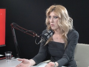 Јелена Зорић: На друштвеним мрежама колеге тупе оштрицу Јелена Зорић: На друштвеним мрежама колеге тупе оштрицу