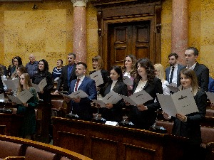 Судије и заменици јавних тужилаца положили заклетву у Народној скупштини