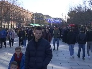 Четрнаест година од самопроглашења косовске независности – већина младих Албанаца би у емиграцију 