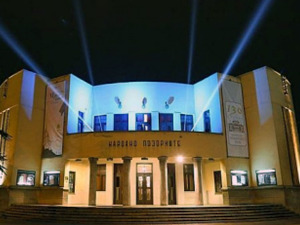 ТВ фељтон: Театар на раскршћу