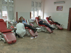 Залиха крви има само за један дан, најпотребније нулта и Б крвна група